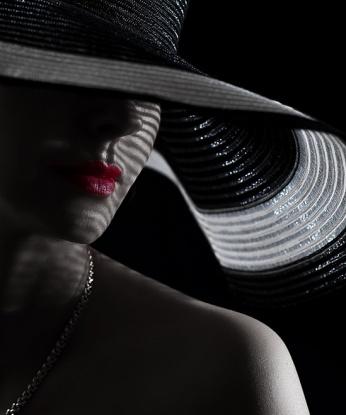 Знойная красотка приглашает к себе в гости для ярких и страстных встреч. Позволь мне сделать твои фантазии реальностью и окунуться в мир наслаждения и удовольствия. Не стесняйся, звони прямо сейчас! 8135, 40 лет